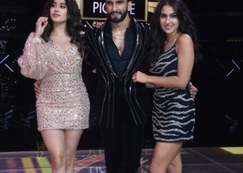 Bollywood divas, Sara Ali Khan and Janhvi Kapoor prank Ranveer to take over ‘The Big Picture’ stage