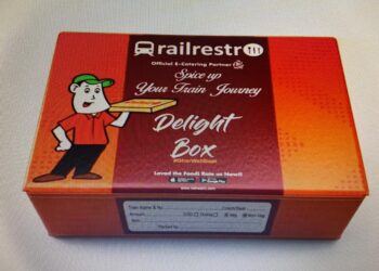 Trains passengers will get the facility of ceremonial food with the help of Rail Restro, food is being delivered in running trains