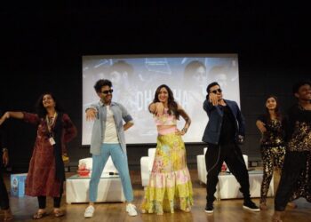 Fans go frenzy in Vadodra as Khushalii Kumar, Darshan Kumaar and Aparshakti Khurana promote their upcoming film ‘Dhokha – Round D Corner’