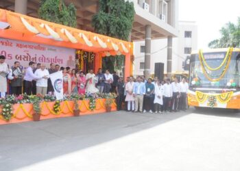 PMI Electro Mobility hands over 25 electric buses to Rajkot Rajpath Ltd.