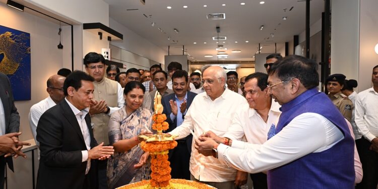 Hon. CM of Gujarat Shri Bhupendrabhai Patel inaugurates the GM Showroom at Ahmedabad