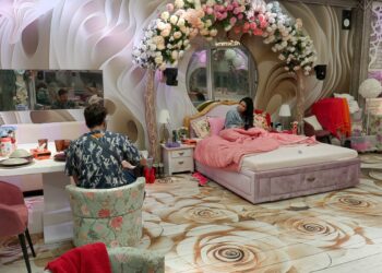 Ayesha Khan and Munawar Faruqui revisit their relationship drama on COLORS’ ‘BIGG BOSS’