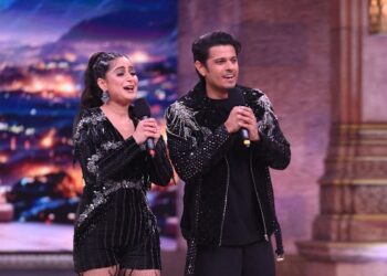 ‘BIGG BOSS’ stars Aishwarya Sharma and Neil Bhatt surprise social media influencer Varsha Kawale by reuniting with her daughter on COLORS’ ‘Dance Deewane’