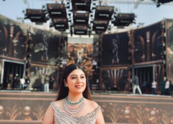 Voice of Gujarat Among Bollywood Stars: Ahmedabad’s Priyaa Saraiya Casts Her Magical Voice as Backstage Anchor at Filmfare 2025