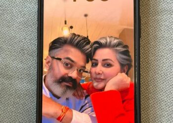 Hina Khan gets emotional showing Rocky’s wallpaper on her phone – check out what it is!’?